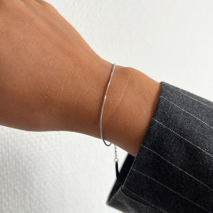 Minimalistisches dünnes Armband Gold – Hypoallergener, filigraner Edelstahl Schmuck für Damen