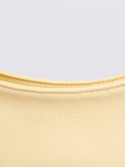 Geräumige Schwarze Schultertasche aus Veganer Leder – Minimalistisches Design