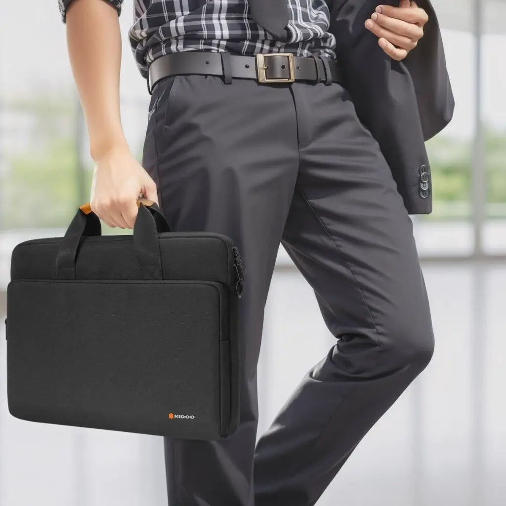 Stilvolle 17-Zoll Laptoptasche für Herren – Wasserabweisend, geräumig & professionell