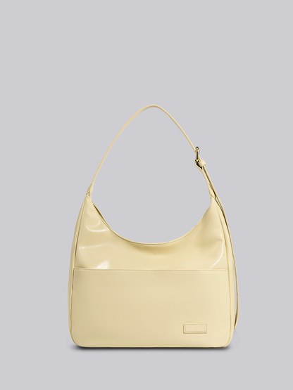 Schwarze Schultertasche Damen – Minimalistisches & geräumiges Design aus veganem Leder