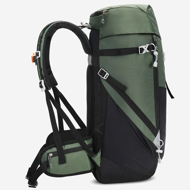 Wasserdichter 50L Nylon Rucksack – Robuster Outdoor Trekkingrucksack mit Regenhülle, Laptopfach & Komforttragesystem