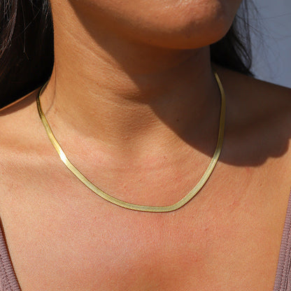 Goldfarbene Snake Chain Halskette – Minimalistisches Design, 18K Vergoldung, 45 cm – Perfekt für Layering & Alltag