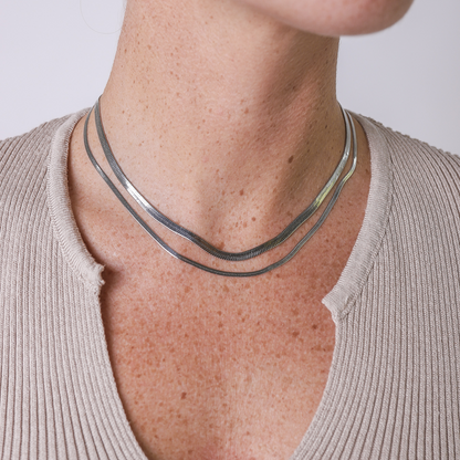 Goldfarbene Snake Chain Halskette – Minimalistisches Design, 18K Vergoldung, 45 cm – Perfekt für Layering & Alltag