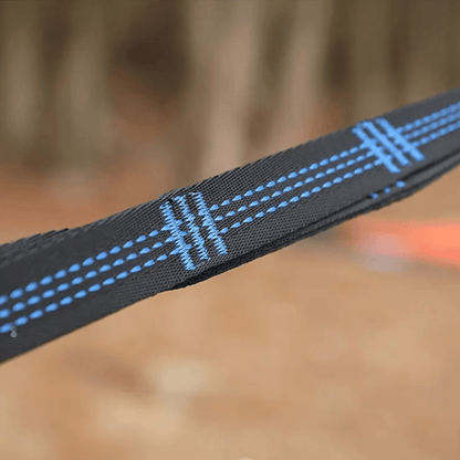 Outdoor-Hängematte mit integriertem Mückennetz – leicht, robust & kompakt für Camping & Trekking