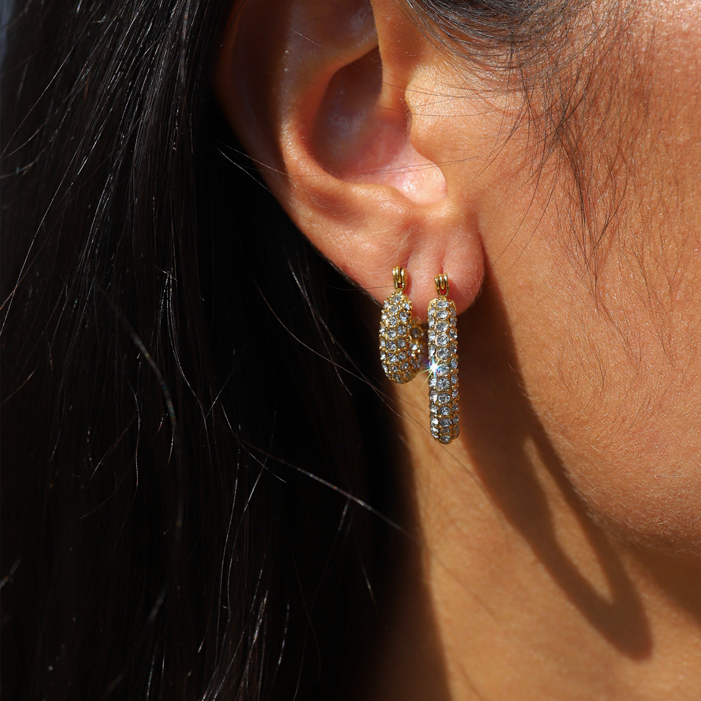 Goldfarbene Strass-Hoops Set – Statement Ohrringe mit Kristallen, 2 Größen – Glitzer Ohrschmuck für Damen