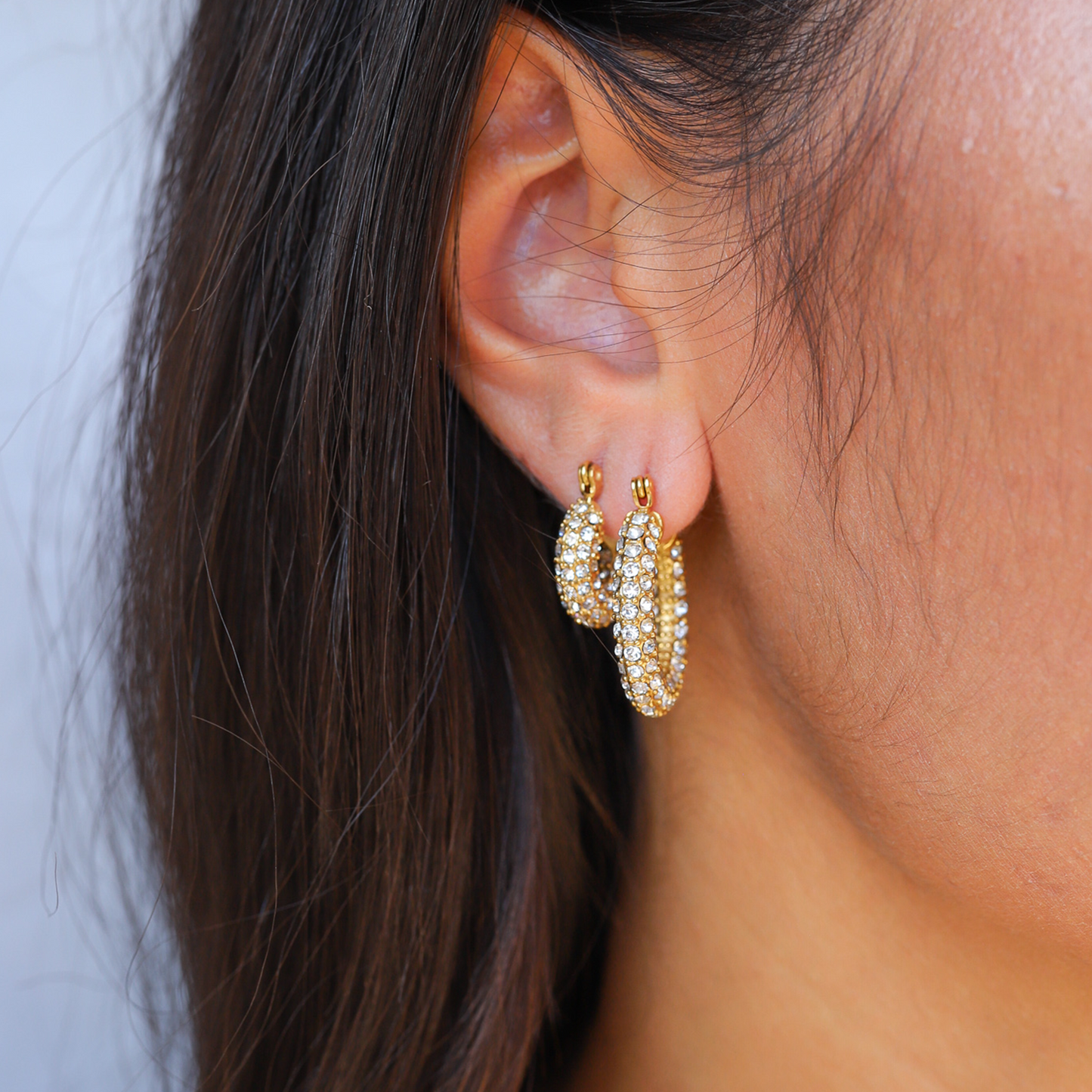 Goldfarbene Strass-Hoops Set – Statement Ohrringe mit Kristallen, 2 Größen – Glitzer Ohrschmuck für Damen