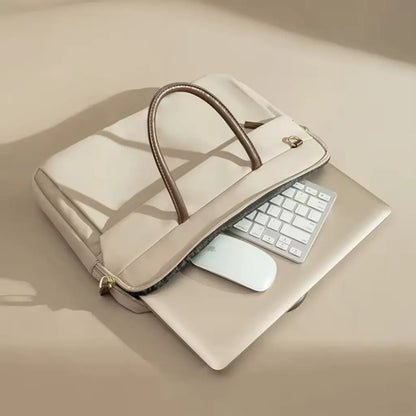 Beige Laptoptasche für Damen – Elegant, wasserabweisend & 16" kompatibel