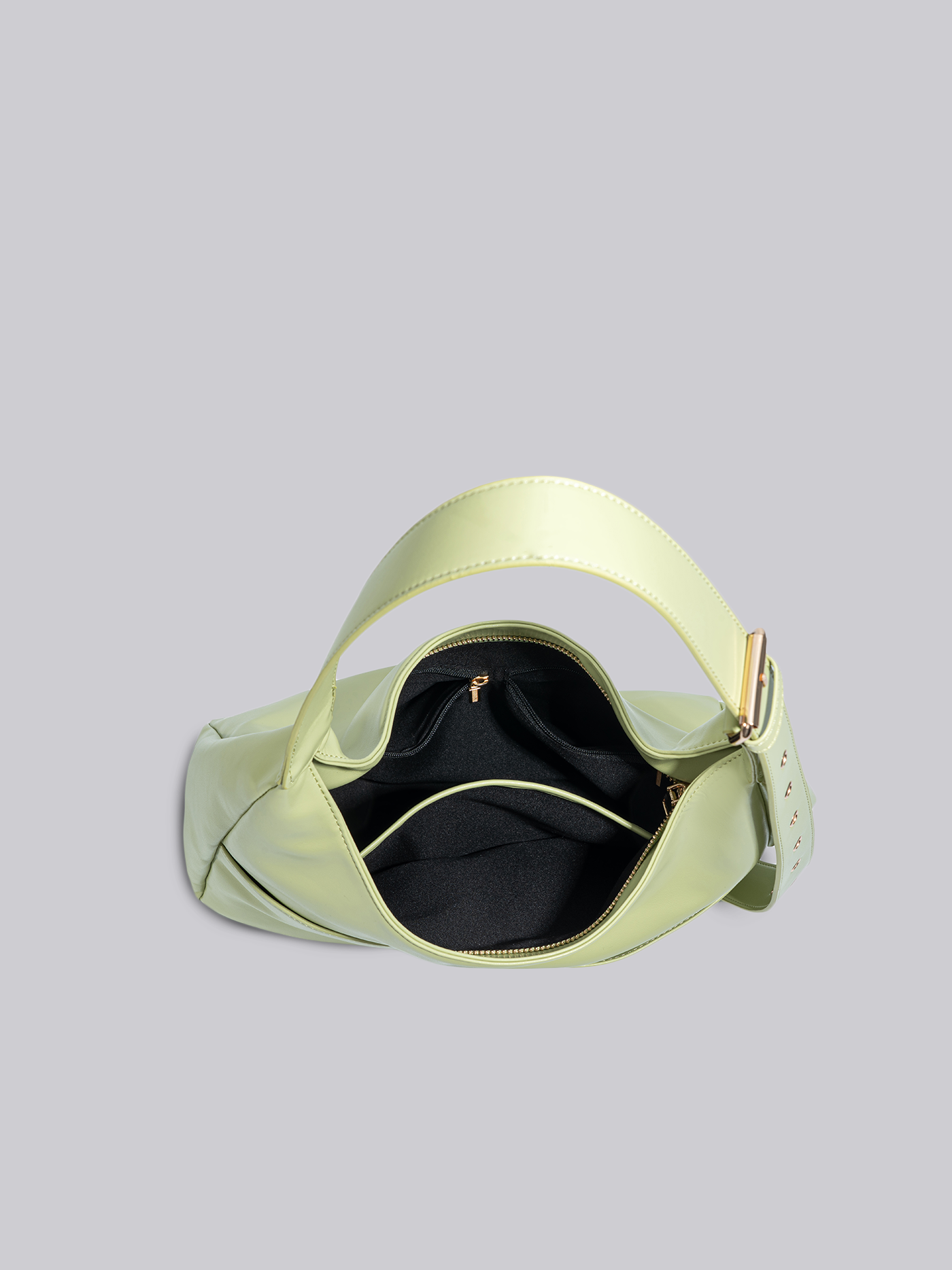 Schwarze Schultertasche Damen – Minimalistisches & geräumiges Design aus veganem Leder