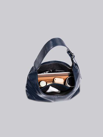Schwarze Schultertasche Damen – Minimalistisches Design & viel Stauraum