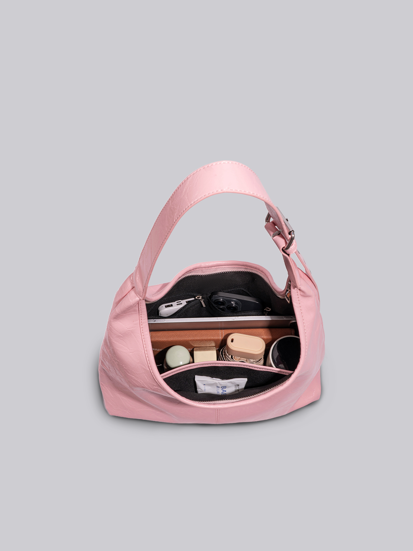 Schwarze Schultertasche Damen – Minimalistisches Design & viel Stauraum
