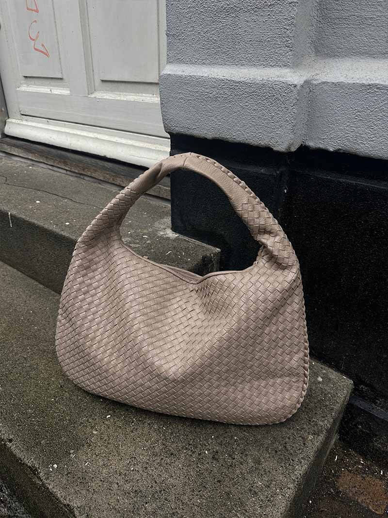 Elegante Gewebte Schultertasche aus Kunstleder – Modische Damen-Handtasche in Trendfarben