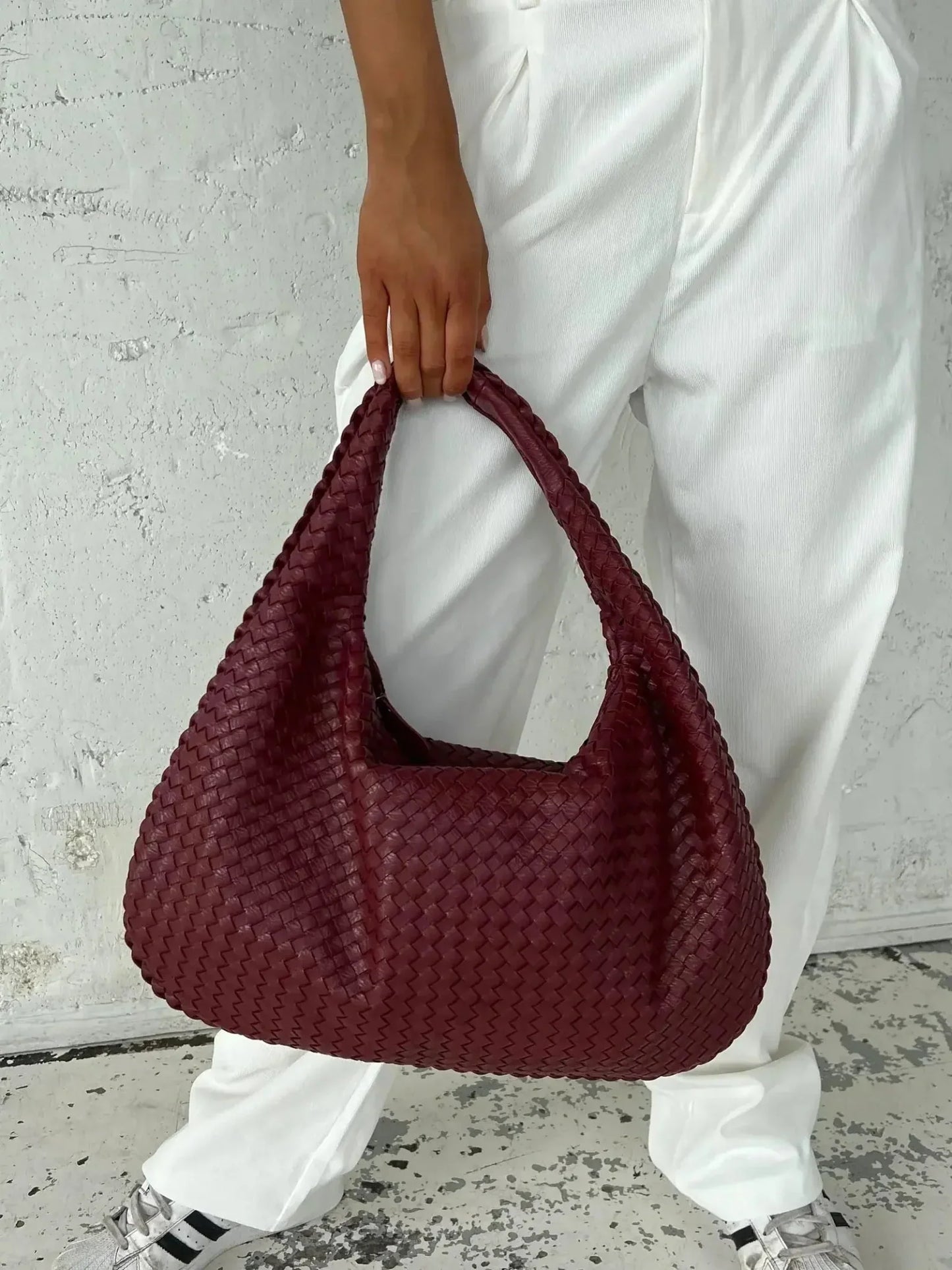 Elegante Gewebte Schultertasche aus Kunstleder – Modische Damen-Handtasche in Trendfarben
