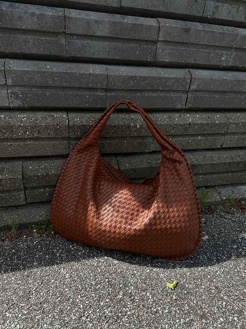 Elegante Gewebte Schultertasche aus Kunstleder – Modische Damen-Handtasche in Trendfarben