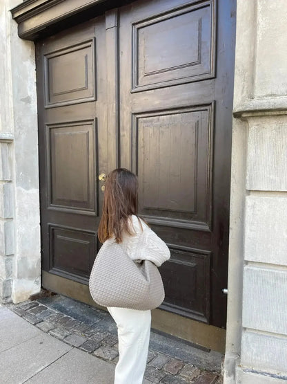 Elegante Gewebte Schultertasche aus Kunstleder – Modische Damen-Handtasche in Trendfarben