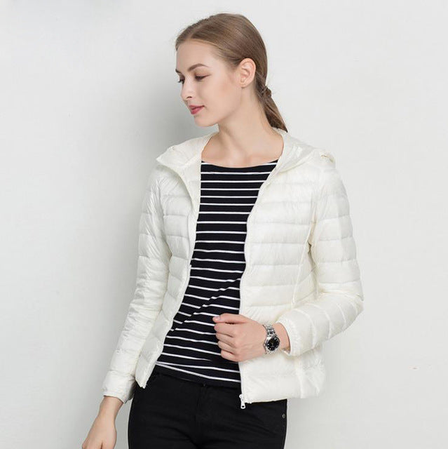Leichte Damen Daunenjacke mit Kapuze – Warm & Ultraleicht für Herbst & Winter