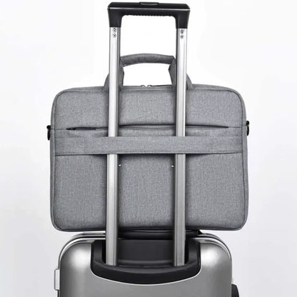 Moderne graue Laptoptasche für Herren – 13 Zoll, minimalistisch & praktisch für Arbeit und Studium