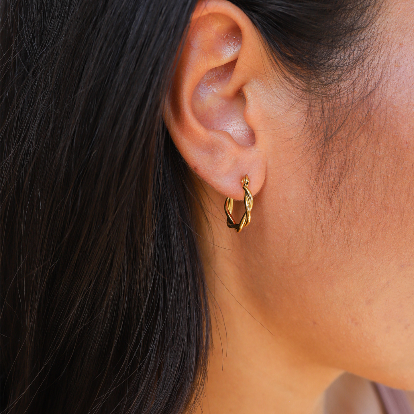 Goldene Creolen – gedrehte Twisted Hoops aus Edelstahl, nickelfrei & hypoallergen